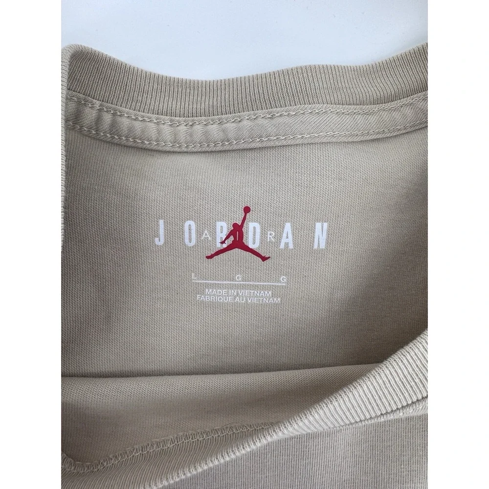Jordan Shirt Mens Large Beige Plaid Graphic Tagless Crewneck Jumpman Tee